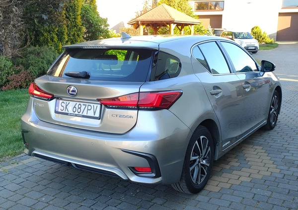 Lexus CT cena 92000 przebieg: 45000, rok produkcji 2018 z Sosnowiec małe 106